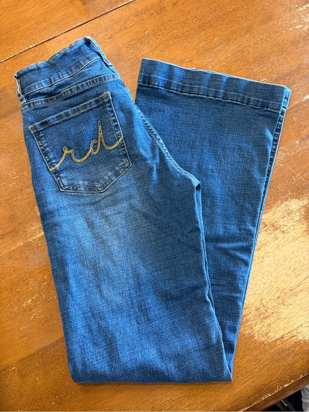 Embroidered Pocket Wide-Leg Jeans in Blue with Gold Stitching